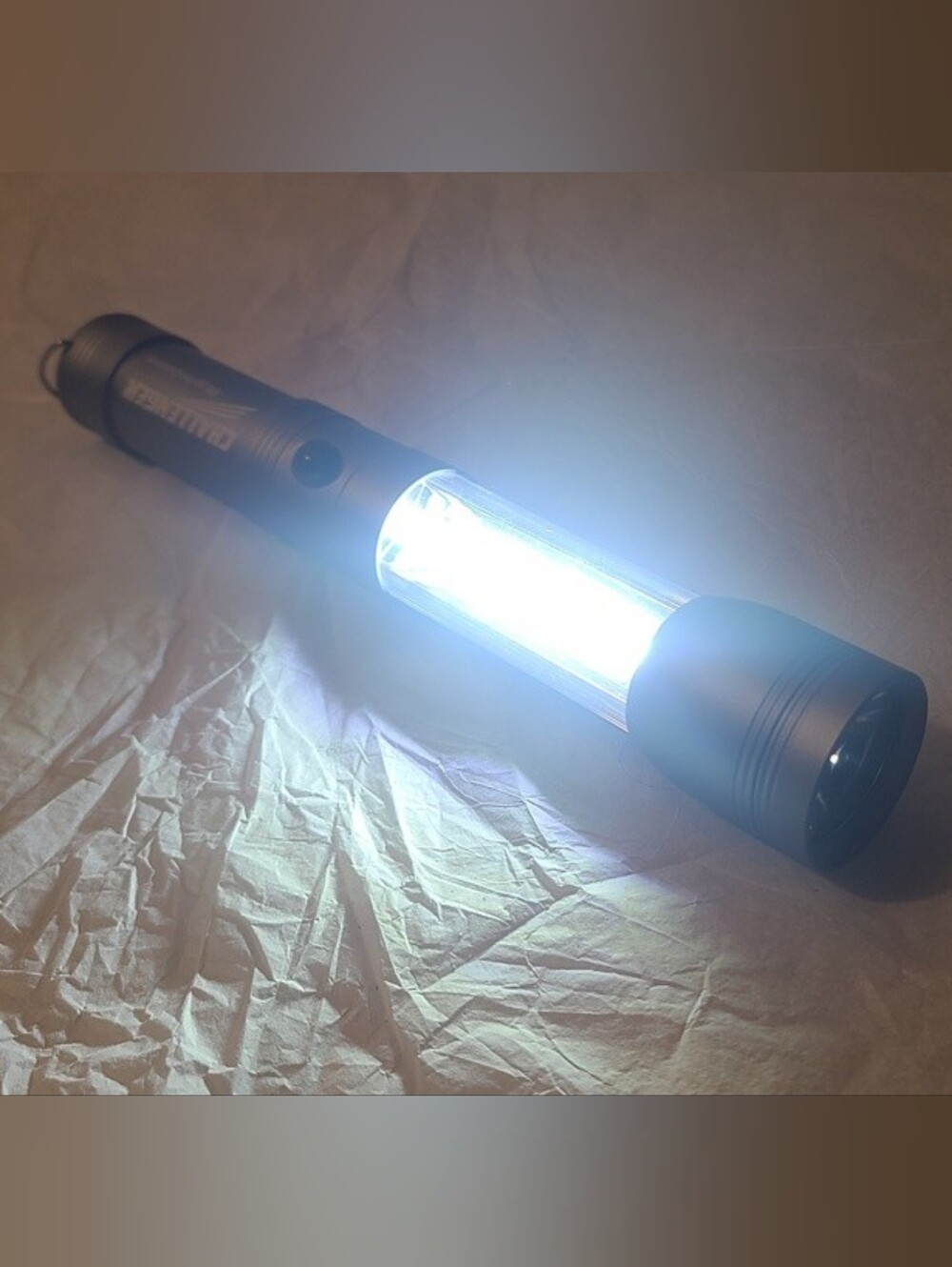 BNIB - Multifunction Emergency Beacon Work LED Flashlight - Picture 4 of 5